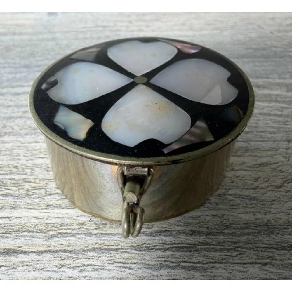 Vtg Alpaca Mexico Silver Onyx MOP Shell Flower Inlay Round Pill Trinket Ring Box